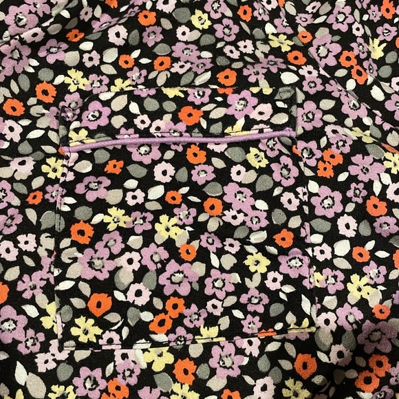 Secret Treasures floral Pajama Set- Button up top w/Capri length bottoms size 3x - Picture 4 of 7